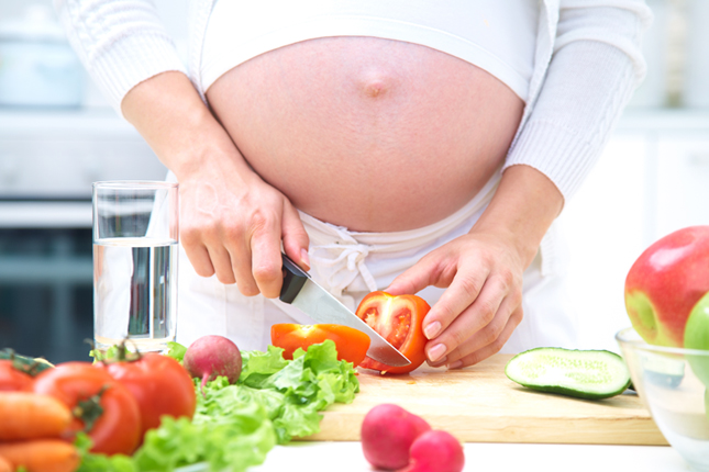 when does food cravings start in pregnancy