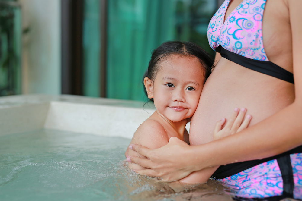 Is It Safe To Use A Hot Tub While Pregnant Risk Of Falling Aside 